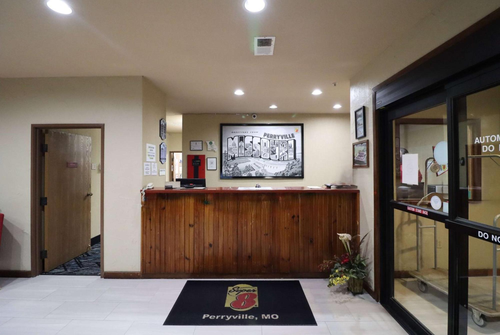 Super 8 By Wyndham Perryville Luaran gambar